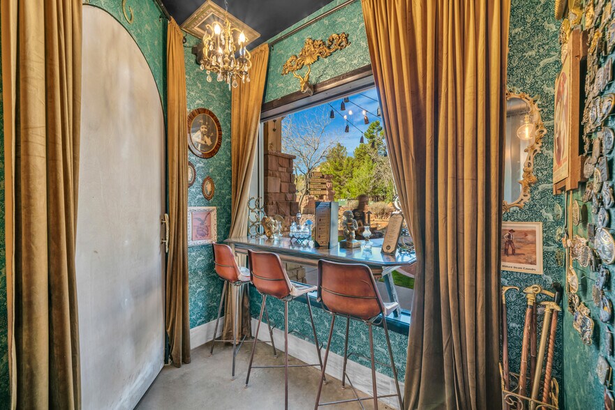 More Photos Of 1101 Zion Park Blvd, Springdale Specialty For Sale
