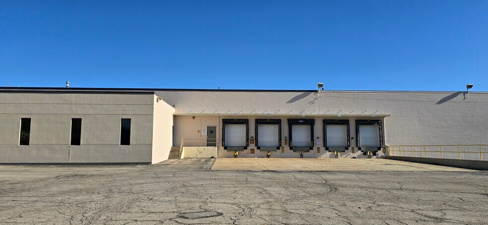 More Photos Of 286 W Greenwich Rd, Seville Warehouse For Lease