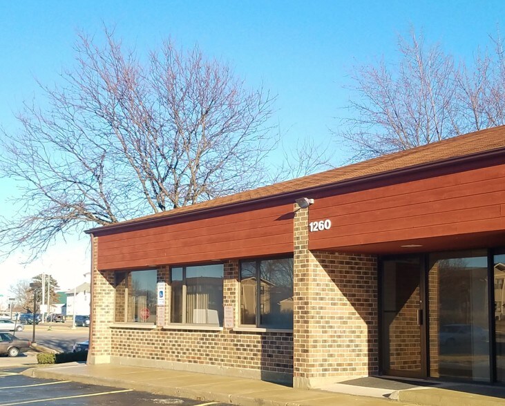 More Photos Of 1240-1290 Bamburg Ct, Hanover Park Medical For Lease