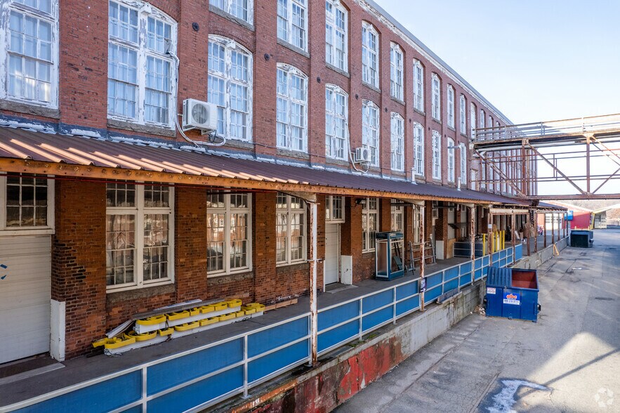 More Photos Of 310 Bourne Ave, Rumford Light Distribution For Lease