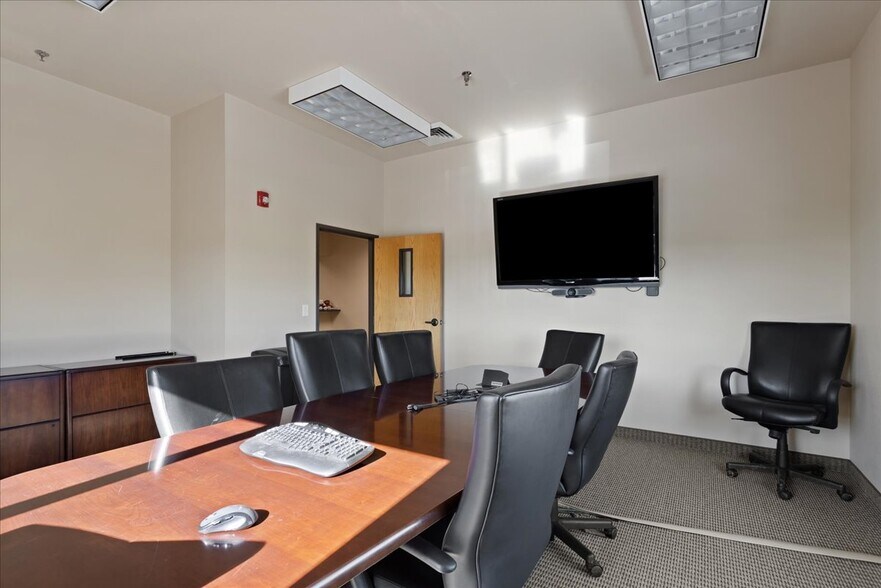 More Photos Of 1103 Old Town Ln, Cheyenne Office For Sale