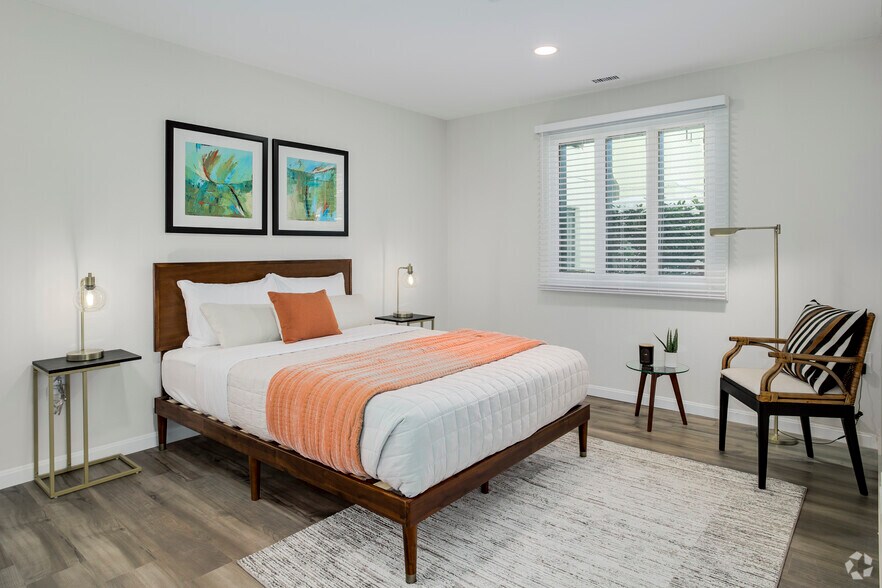 More Photos Of 315 Elden St, Herndon Apartments For Sale