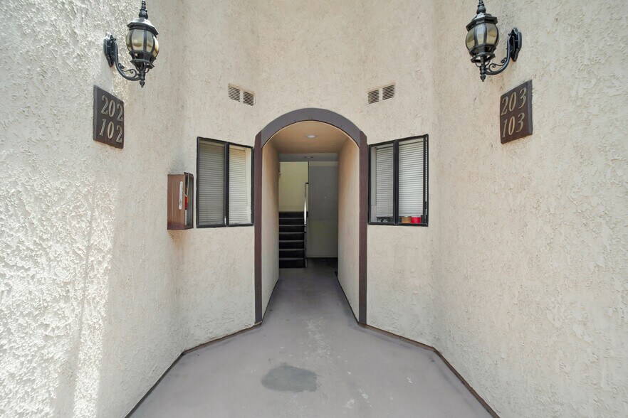 More Photos Of 1207 N Columbus Ave, Glendale Apartments For Sale