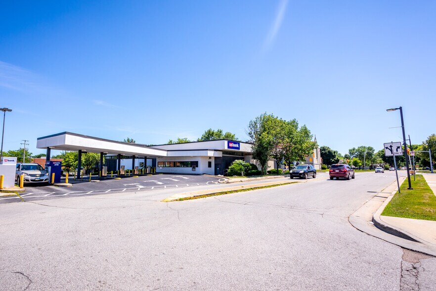 More Photos Of 5700 W Capitol Dr, Milwaukee Unknown For Lease