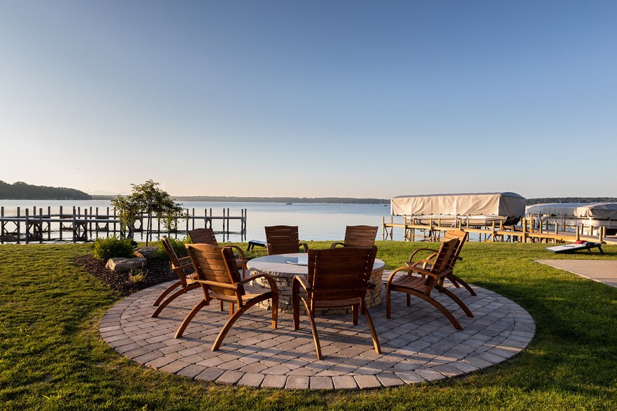 More Photos Of 380 S Lawson Dr, Green Lake Restaurant For Sale