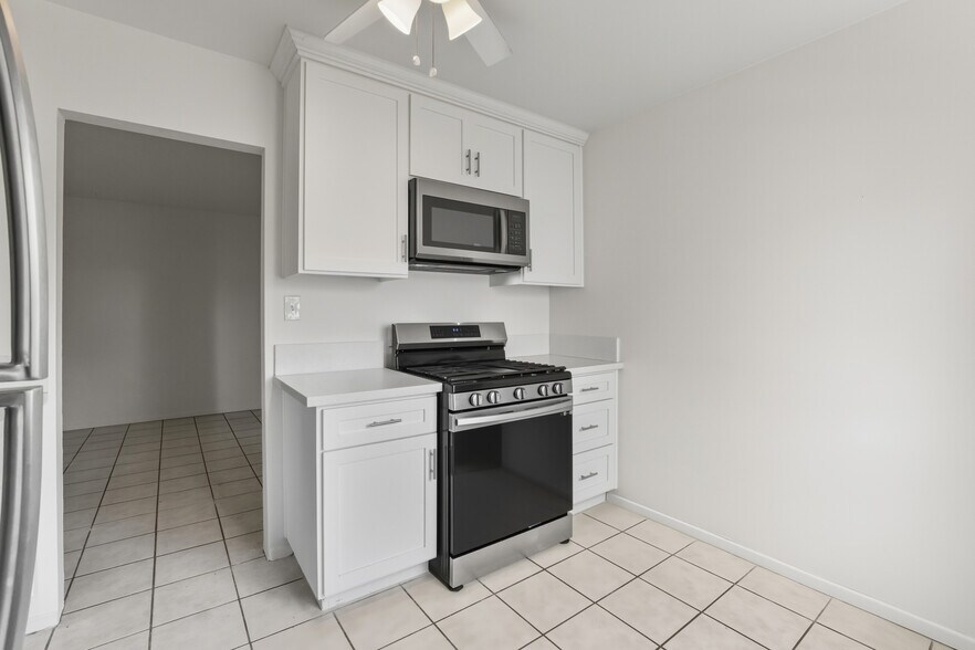 More Photos Of 165 20th St, San Diego Apartments For Sale