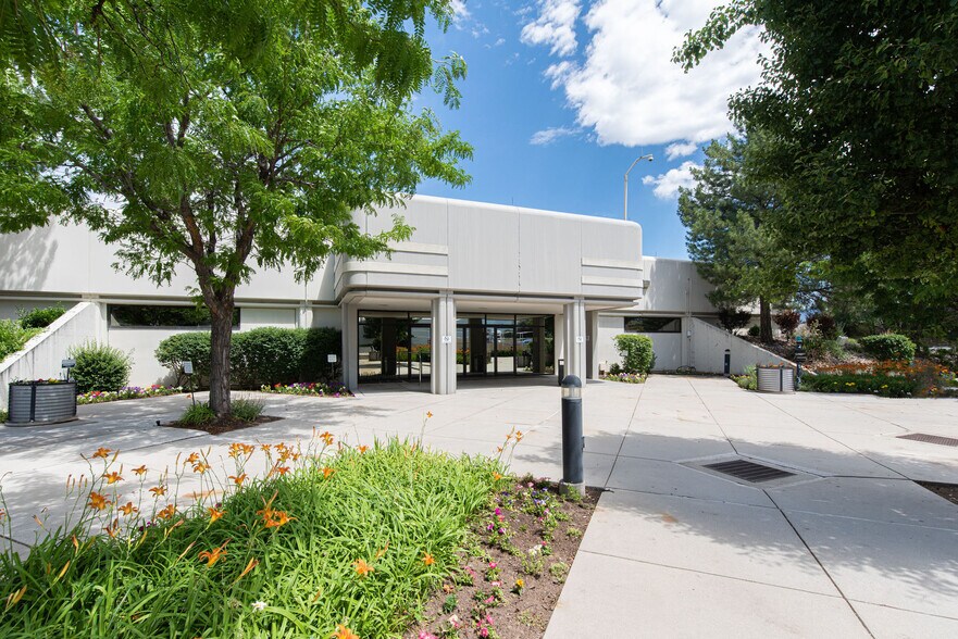 More Photos Of 8475 S Sandy Pky, Sandy Office For Sale