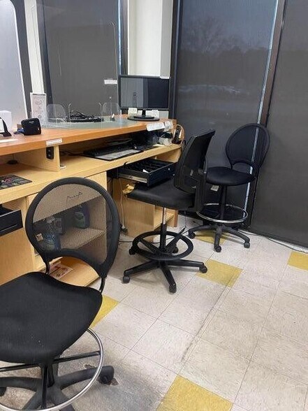 More Photos Of 136 St James Ave, Goose Creek Freestanding For Sale