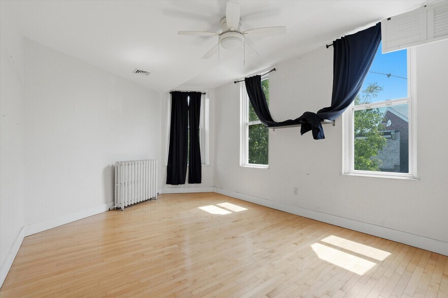 More Photos Of 1600 E Passyunk Ave, Philadelphia Storefront Retail Residential For Sale