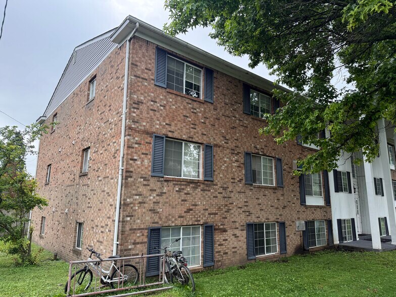 More Photos Of 44 E Willow St, Monroe Apartments For Sale