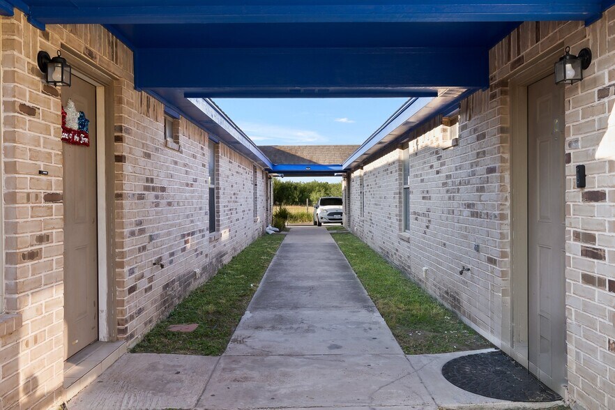 More Photos Of 3115 E Diamondhead Ave, Alton Multifamily For Sale