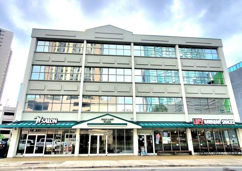 More Photos Of 401 Kamakee St, Honolulu Office For Lease