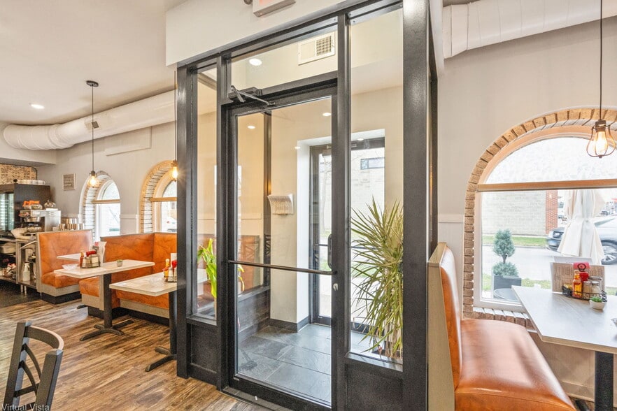 More Photos Of 7427 Roosevelt Rd, Forest Park Restaurant For Sale