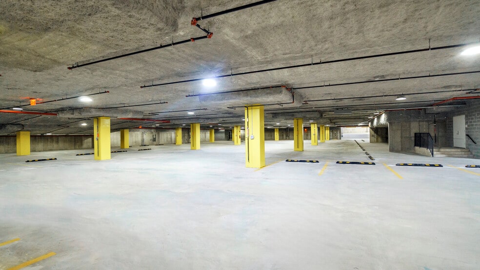 More Photos Of 153-44 S Conduit Ave, Jamaica Warehouse For Lease