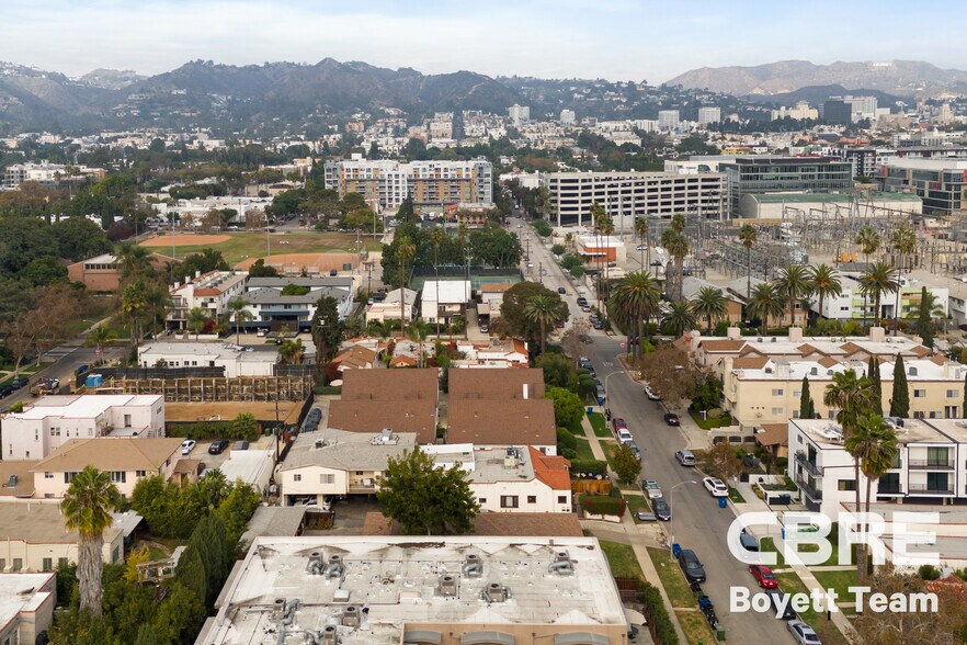 More Photos Of 833 N Poinsettia Pl, Los Angeles Apartments For Sale