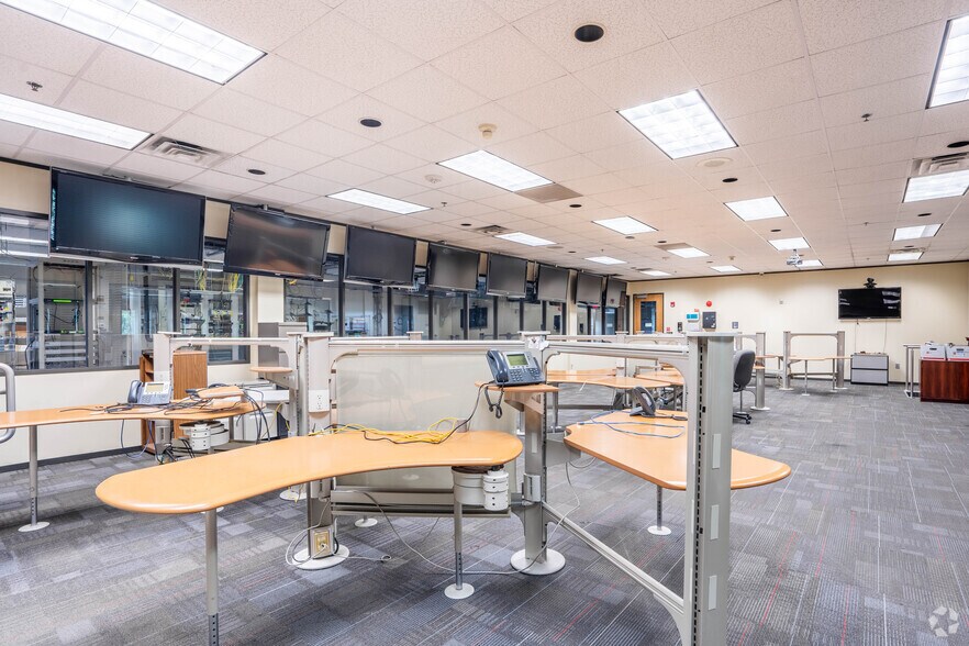 More Photos Of 4400 S Sam Houston Pky E, Houston Warehouse For Sale