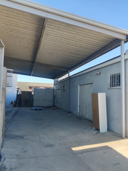 More Photos Of 330-332 W Gardena Blvd, Gardena Warehouse For Lease