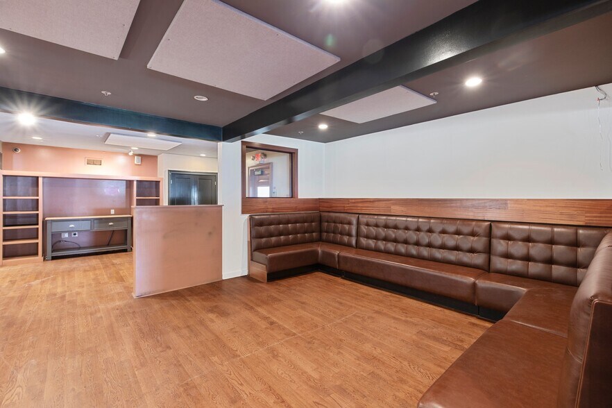 More Photos Of 78 Main St, Centerbrook Restaurant For Lease