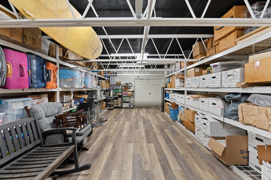 More Photos Of 7490 N 30th Ave, Saint Petersburg Showroom For Sale