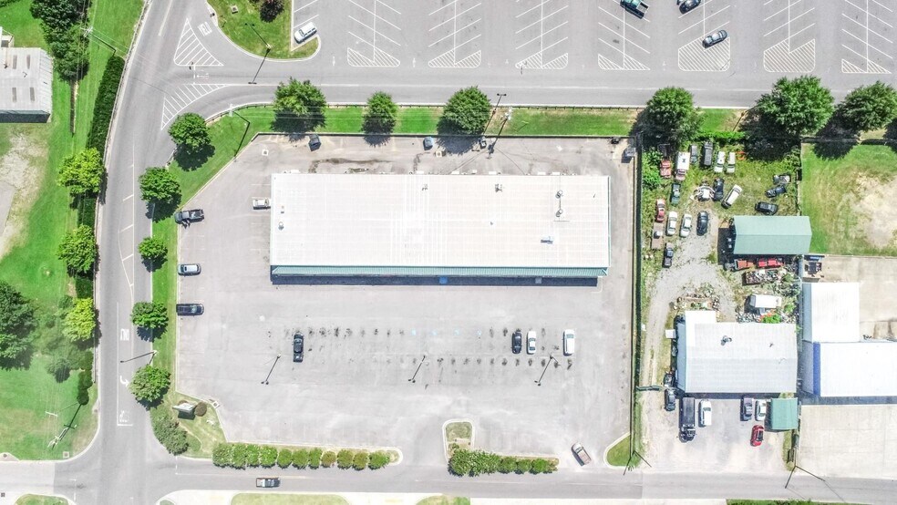 More Photos Of 2044 US Highway 431, Boaz Freestanding For Lease