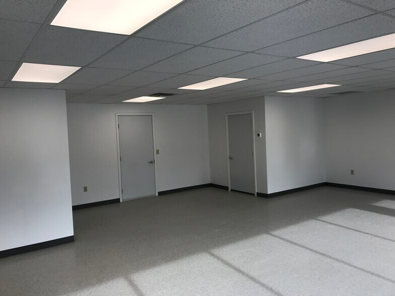 More Photos Of 18621 OH-7, Marietta Serviced Offices For Lease
