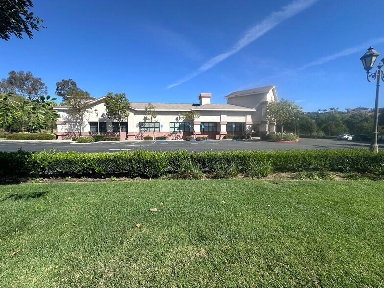 More Photos Of 3941 Spring Rd, Moorpark Storefront Retail Office For Lease