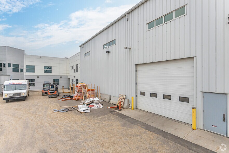 More Photos Of 6810 8th St, Edmonton Warehouse For Lease