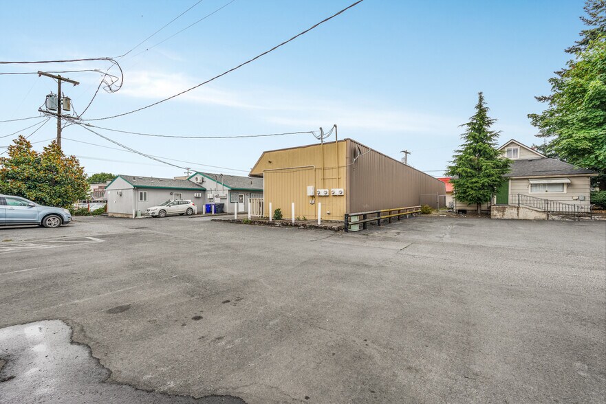 More Photos Of 118 Engle Ave, Molalla Storefront For Sale