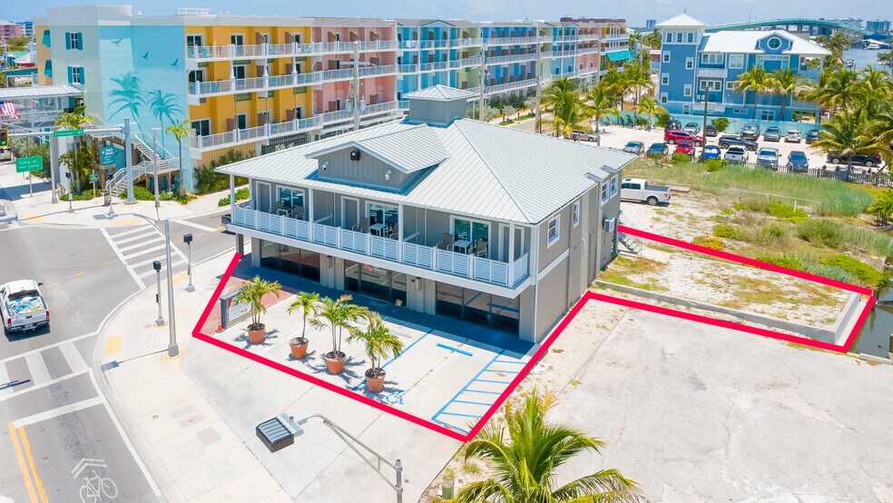 More Photos Of 1161-1165 Estero Blvd, Fort Myers Storefront Retail Residential For Sale