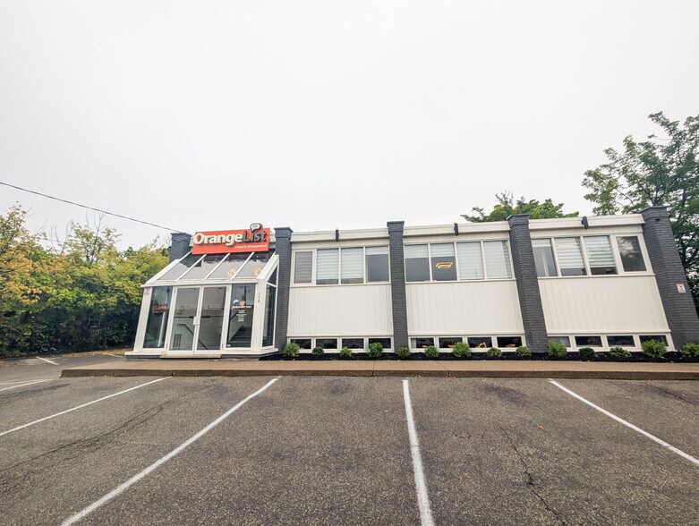 More Photos Of 172-174 Eastchester Ave, St Catharines Medical For Lease