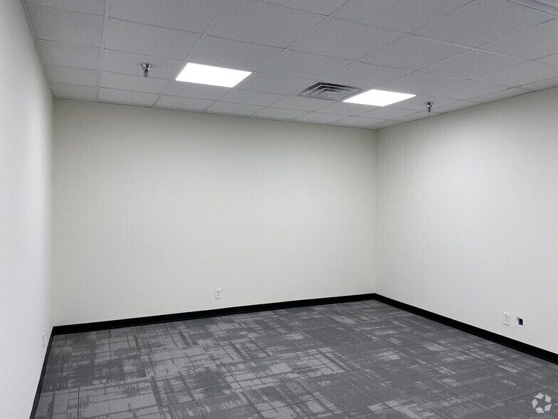 More Photos Of 3700 Fredericksburg Rd, San Antonio General Retail For Lease