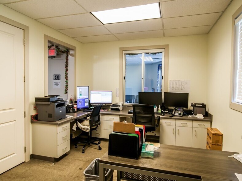 More Photos Of 1200 Office Park Dr, Oxford Medical For Lease