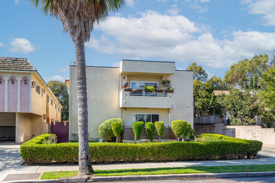 More Photos Of 3709 S Bentley Ave, Los Angeles Apartments For Sale