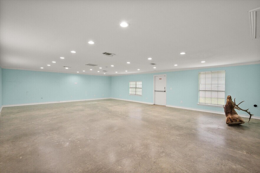 More Photos Of 8850 Davis Blvd, Southlake Land For Lease