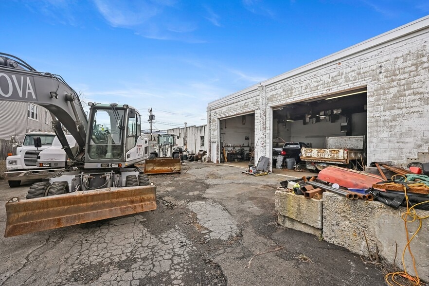 More Photos Of 31 Victory St, Stamford Land For Sale