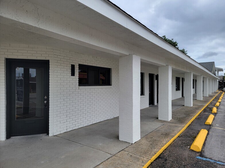 More Photos Of 200 Pass Rd, Gulfport Flex For Lease