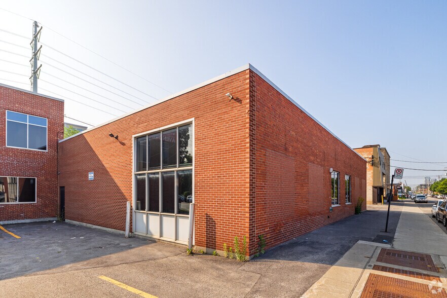 More Photos Of 9680 Boul Saint-Laurent, Montréal Office For Sale