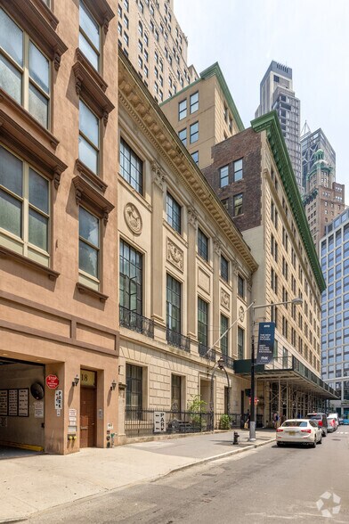 More Photos Of 14 Vesey St, New York Office For Sale