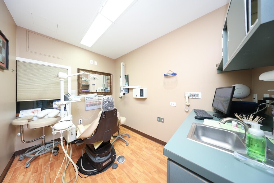 More Photos Of 8510 Bay 16th St, Brooklyn Office For Sale