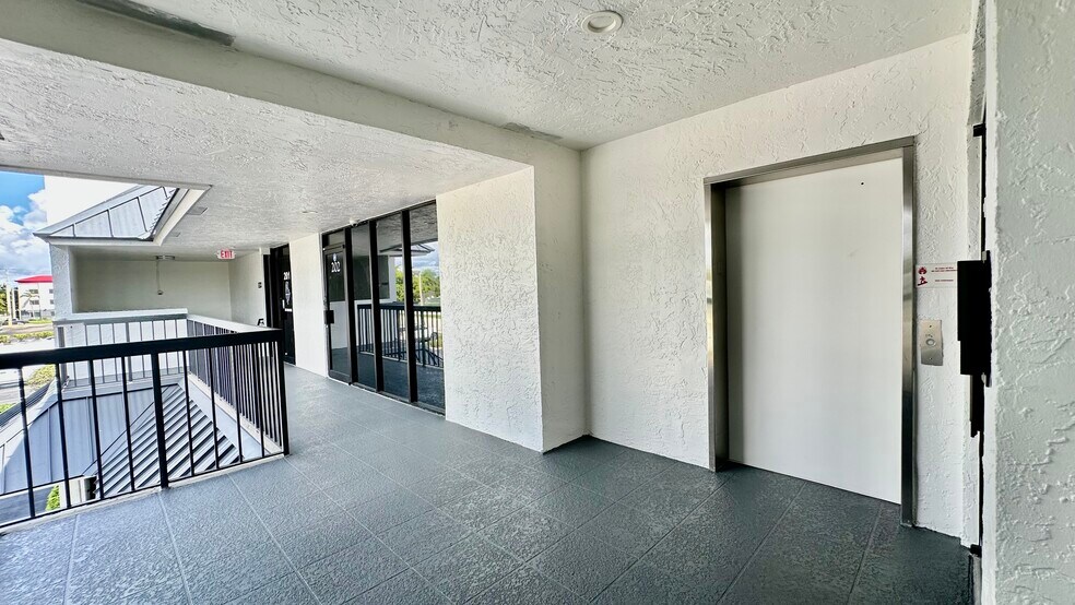 More Photos Of 3200 S Congress Ave, Boynton Beach Medical For Lease