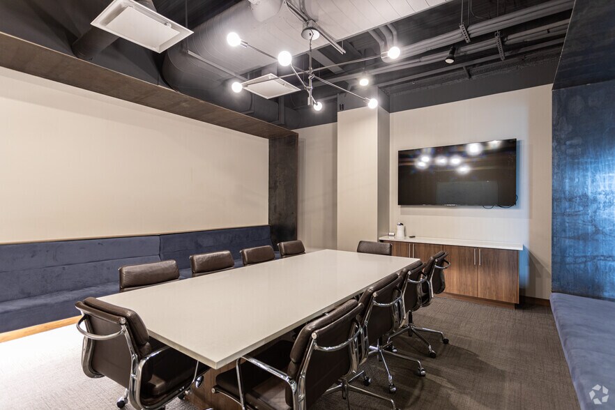 More Photos Of 2901 W Bluegrass Blvd, Lehi Office For Lease