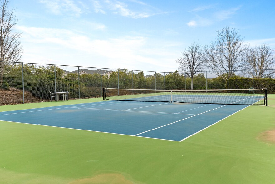 More Photos Of 2701 Sierra Sunrise Ter, Chico Apartments For Sale