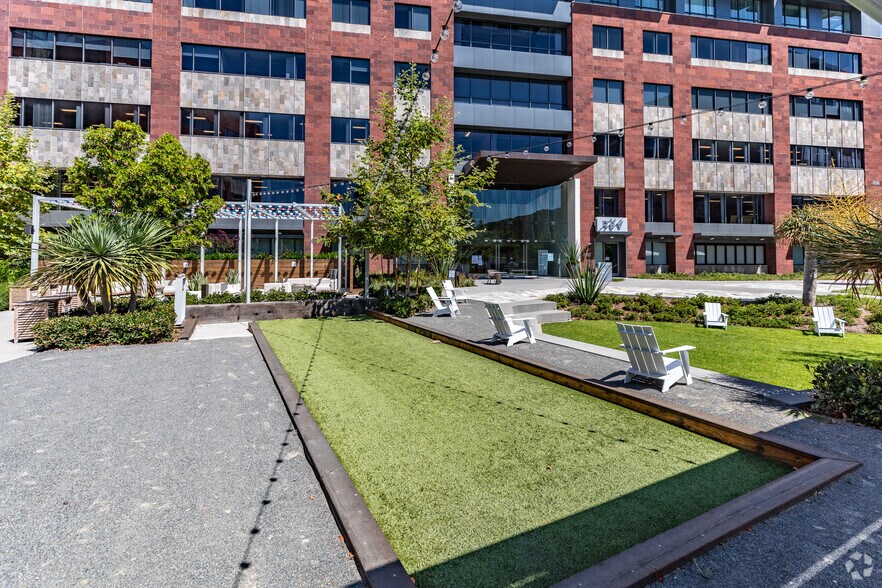 More Photos Of 13520 Evening Creek Dr N, San Diego Unknown For Lease