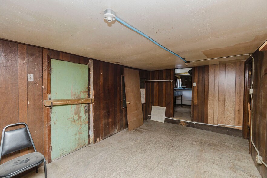 More Photos Of 1610 W 6th Ave, El Dorado General Retail For Sale