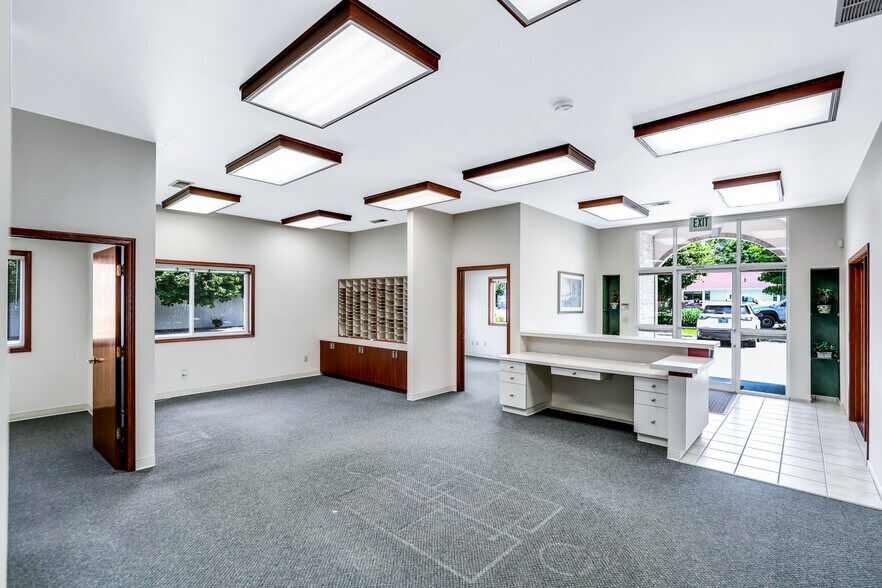 More Photos Of 9629 N Colfax Rd, Spokane Office For Sale