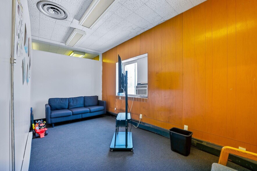 More Photos Of 3500 N Sherman Blvd, Milwaukee Loft Creative Space For Sale