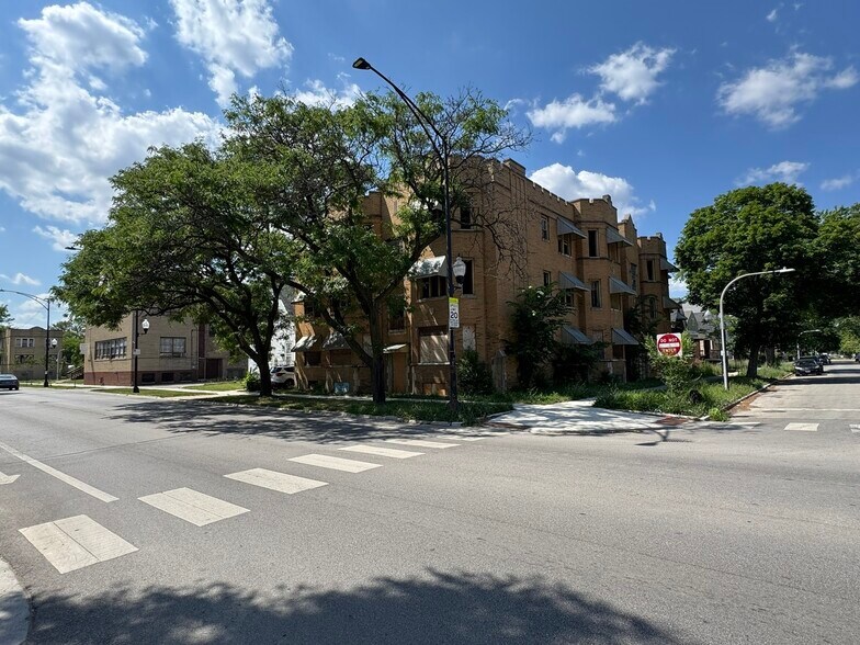 More Photos Of 1836 W Marquette Rd, Chicago Apartments For Sale