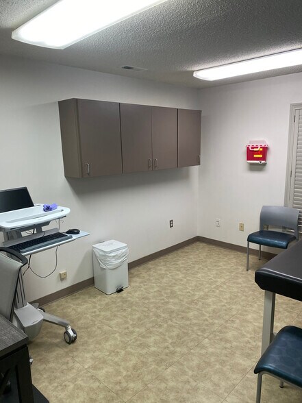 More Photos Of 114 Lee St, Shelby Medical For Sale