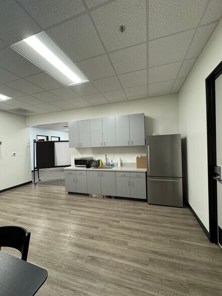 More Photos Of 2115 S 11th Ave, Phoenix Warehouse For Lease