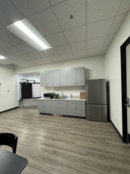 More Photos Of 2115 S 11th Ave, Phoenix Warehouse For Lease